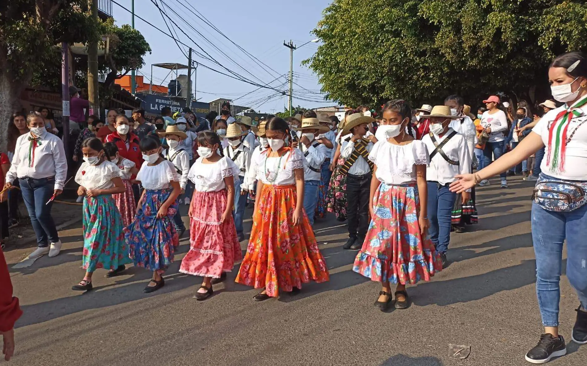 desfile18-noviembre-rocio (3)